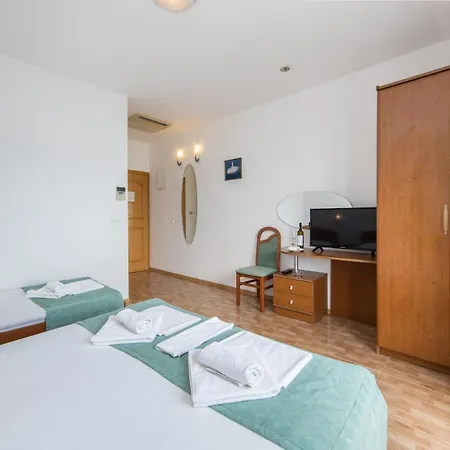 Riva Hotel 3*